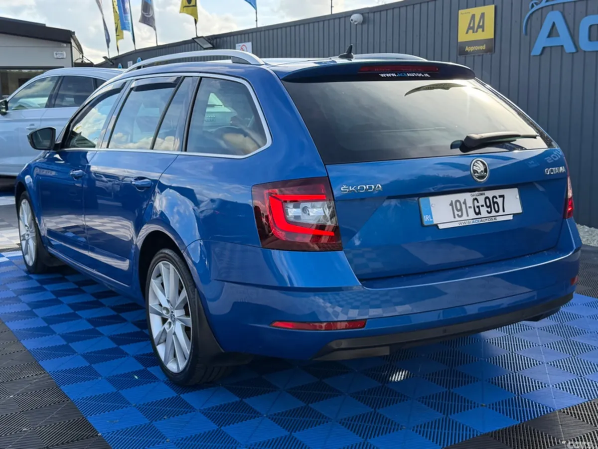 Skoda Octavia Estate, Diesel, 2019, Blue