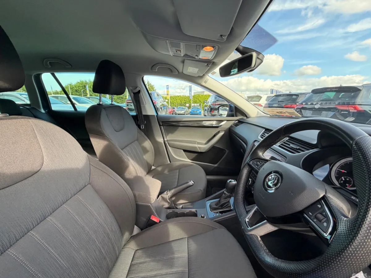 Skoda Octavia Estate, Diesel, 2019, Blue