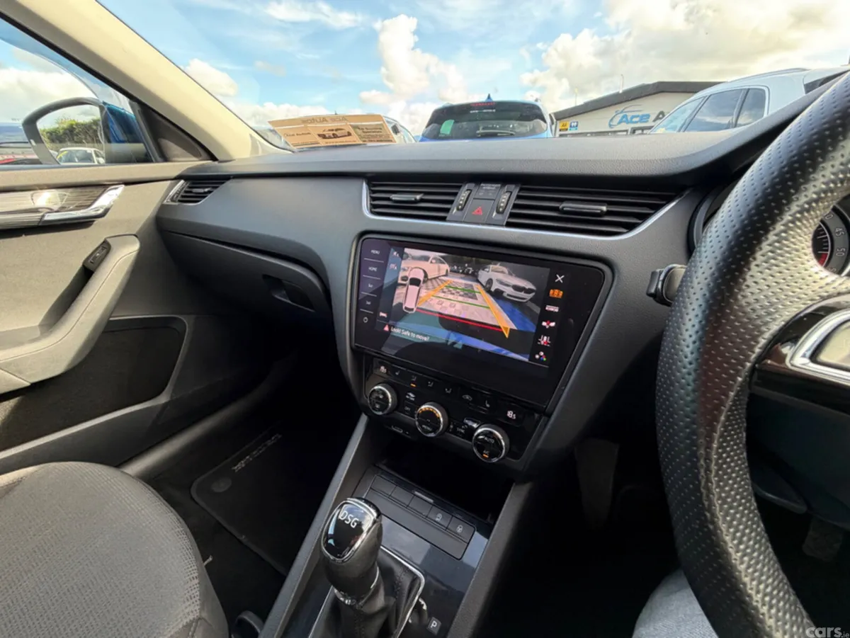 Skoda Octavia Estate, Diesel, 2019, Blue