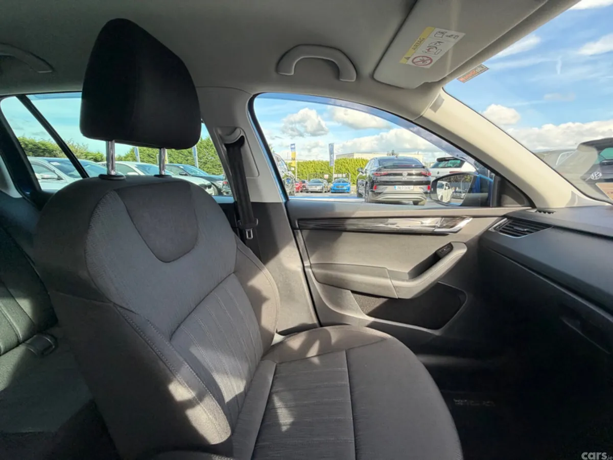 Skoda Octavia Estate, Diesel, 2019, Blue