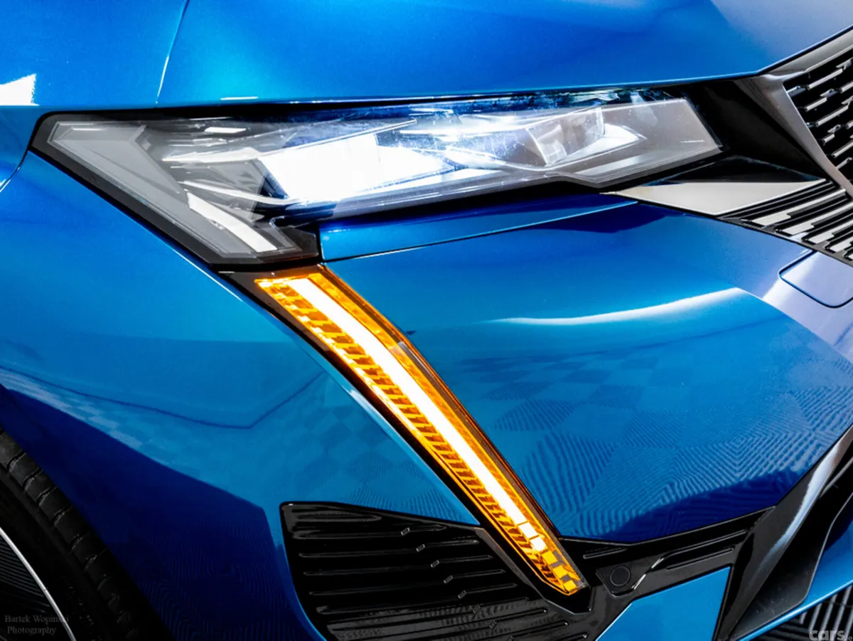 Peugeot 308 Hatchback, Electric, 2024, Blue