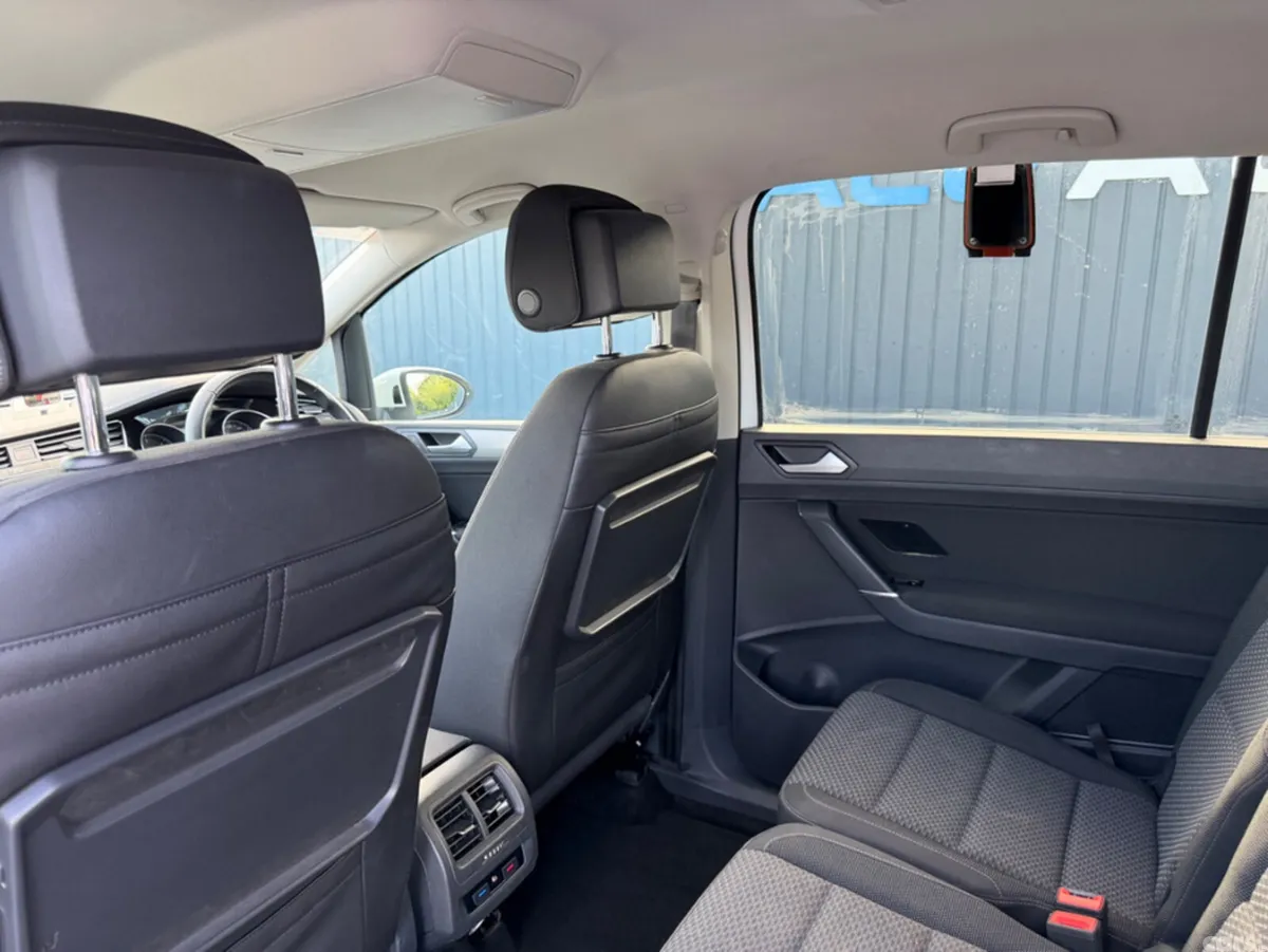 Volkswagen Touran MPV, Diesel, 2019, White