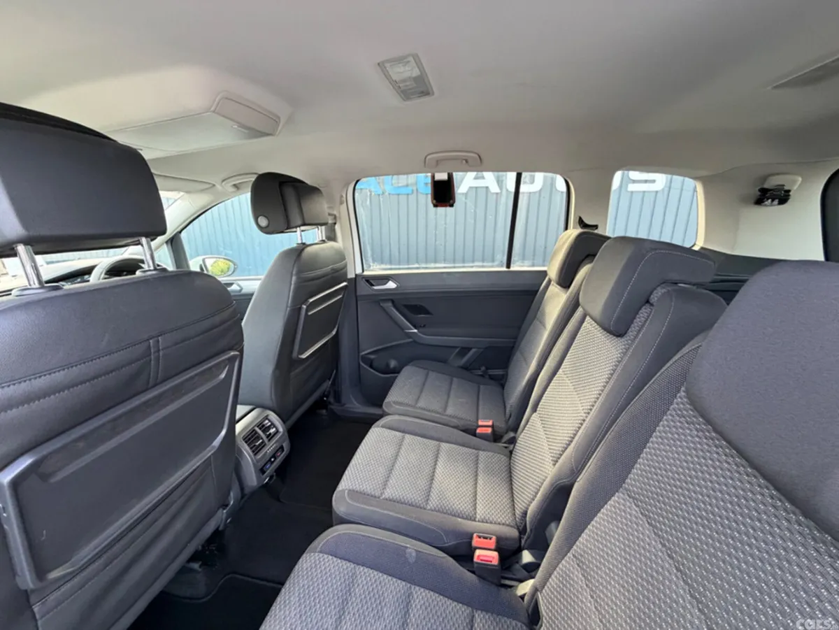 Volkswagen Touran MPV, Diesel, 2019, White