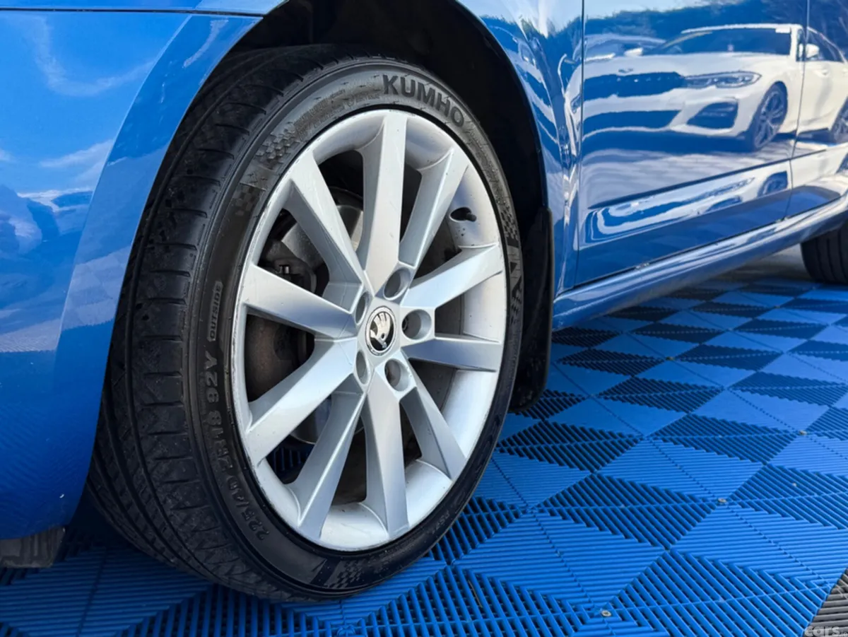 Skoda Octavia Estate, Diesel, 2019, Blue