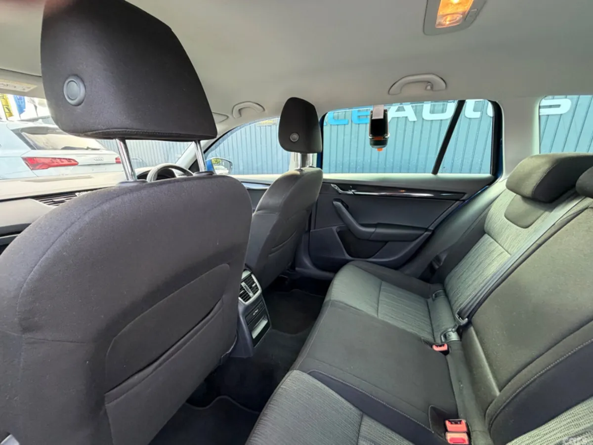 Skoda Octavia Estate, Diesel, 2019, Blue