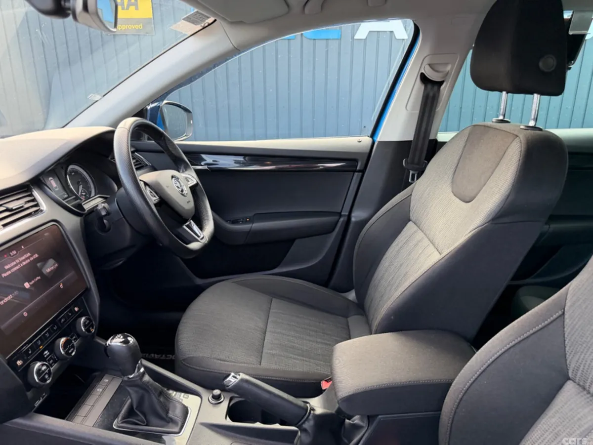 Skoda Octavia Estate, Diesel, 2019, Blue