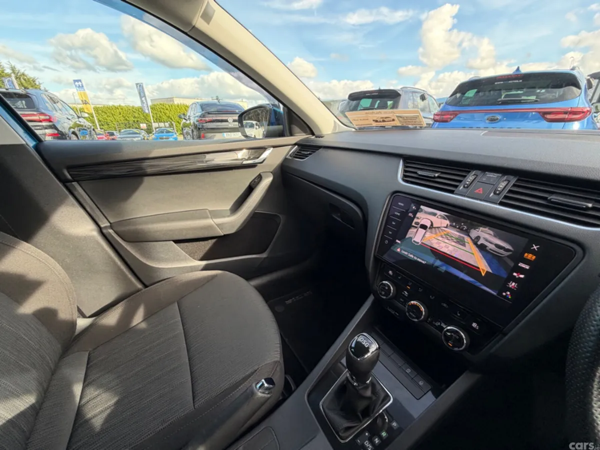 Skoda Octavia Estate, Diesel, 2019, Blue