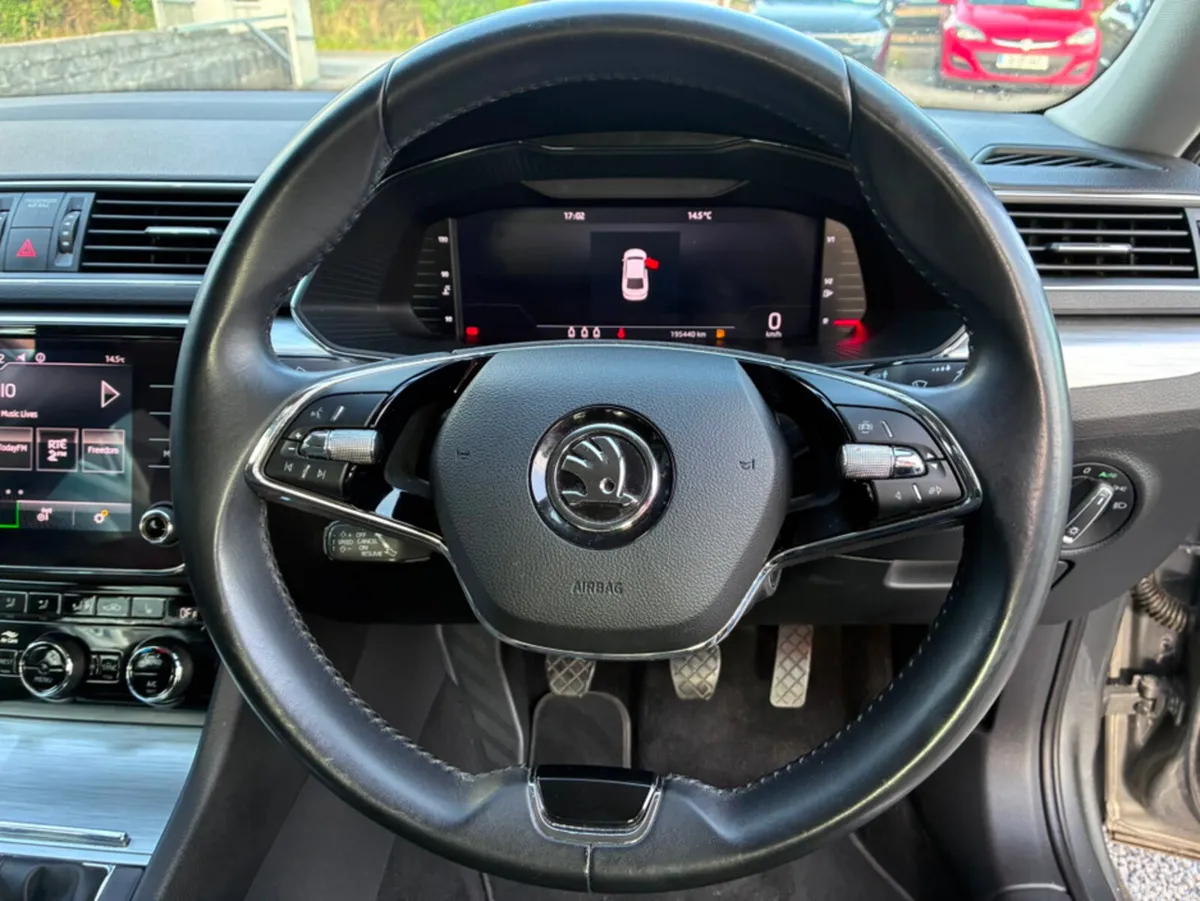 Skoda Superb Hatchback, Diesel, 2022, Grey