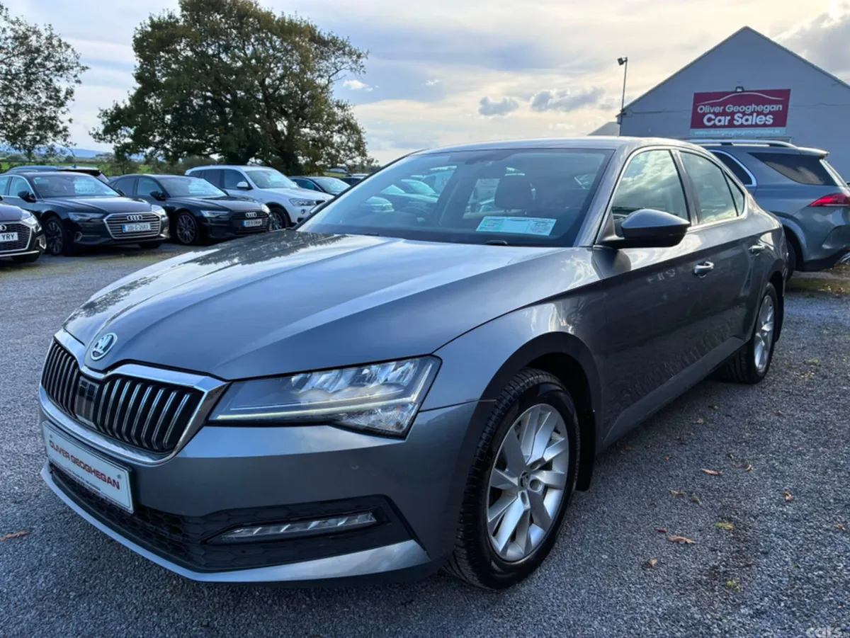 Skoda Superb Hatchback, Diesel, 2022, Grey