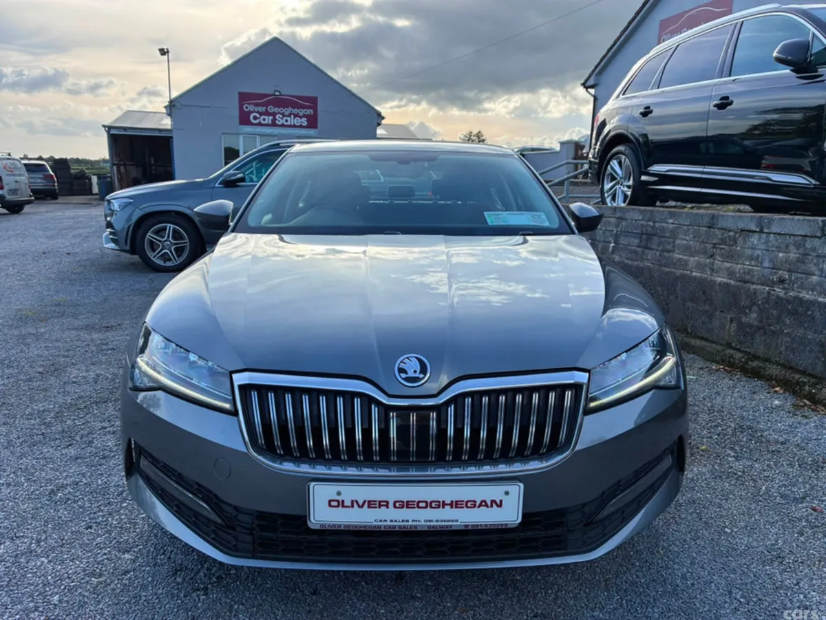 Skoda Superb Hatchback, Diesel, 2022, Grey