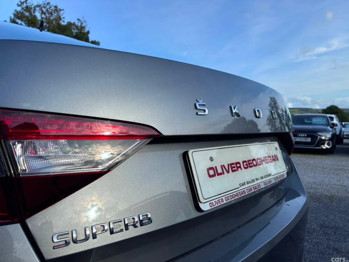 Skoda Superb Hatchback, Diesel, 2022, Grey