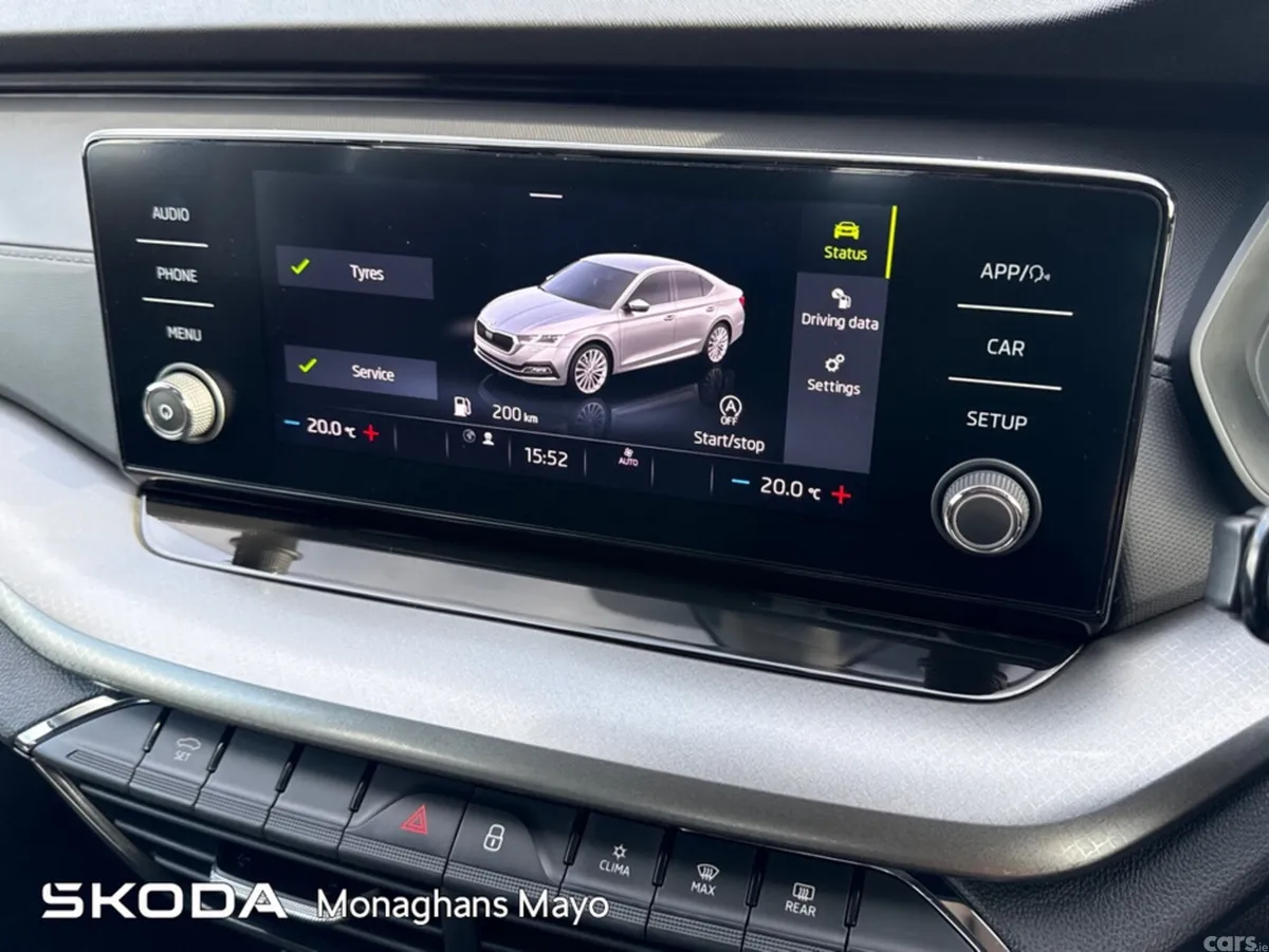 Skoda Octavia Hatchback, Petrol, 2021, Blue