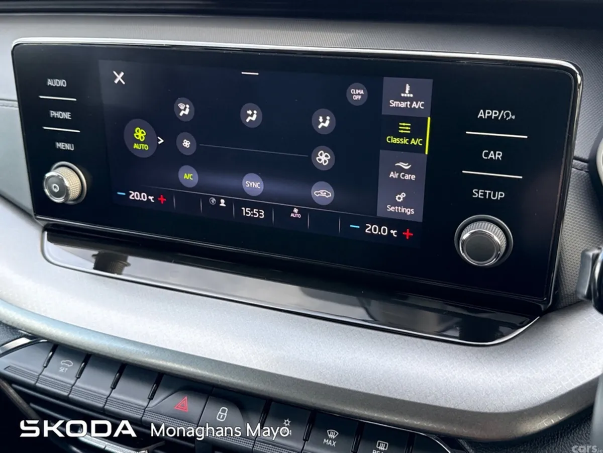 Skoda Octavia Hatchback, Petrol, 2021, Blue