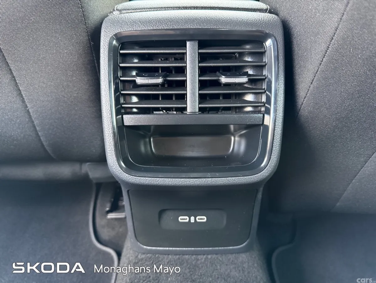 Skoda Octavia Hatchback, Petrol, 2021, Blue