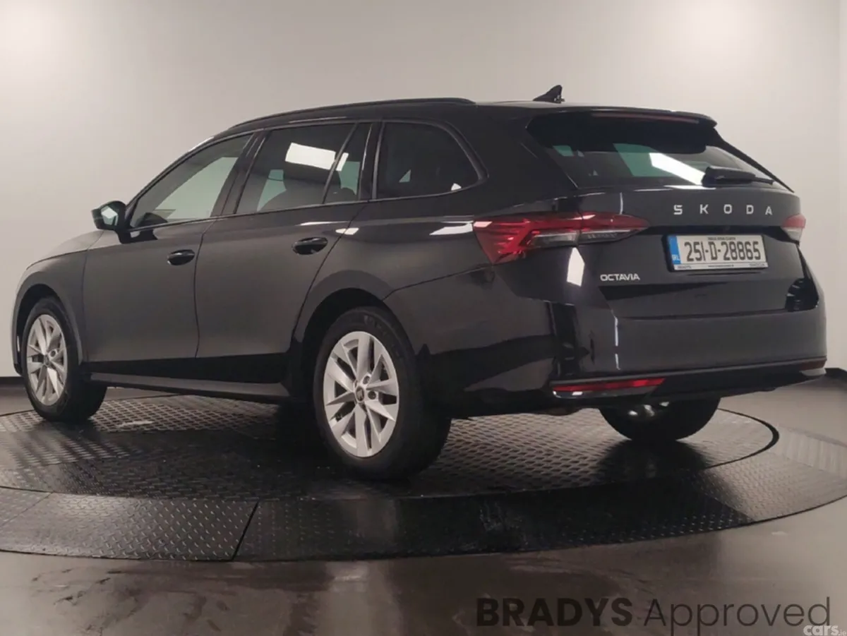Skoda Octavia Estate, Diesel, 2025, Black