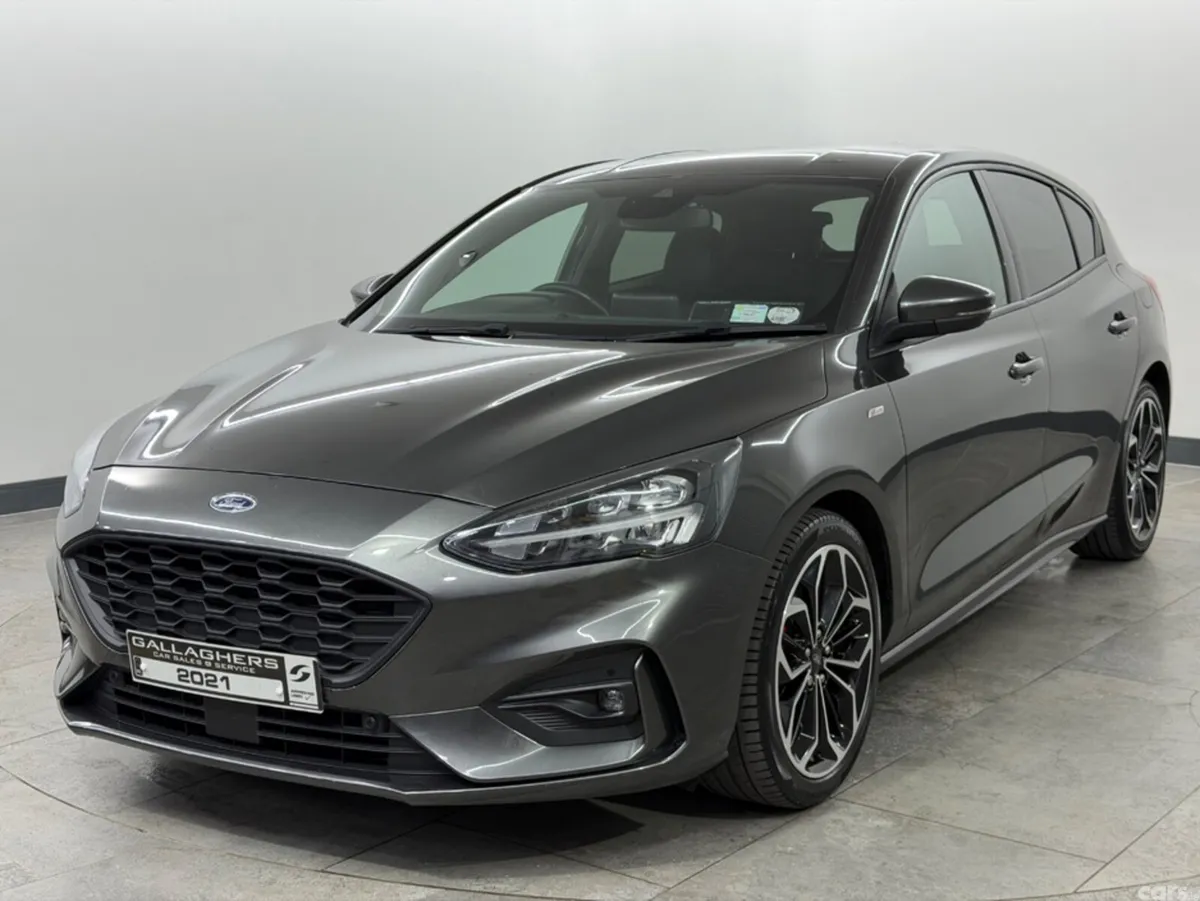 Ford Focus Hatchback, Petrol, 2021, Grey