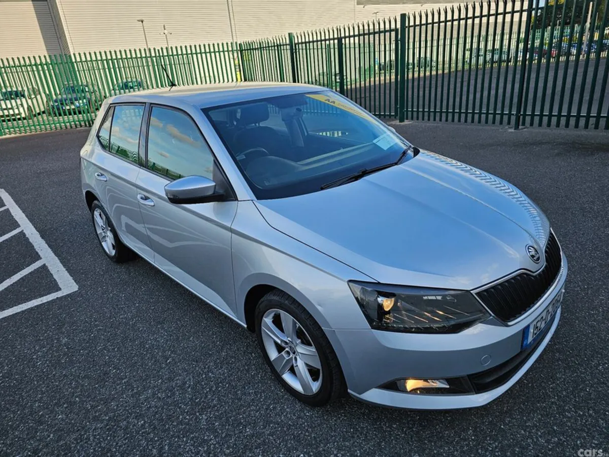 Skoda Fabia Hatchback, Petrol, 2015, Silver