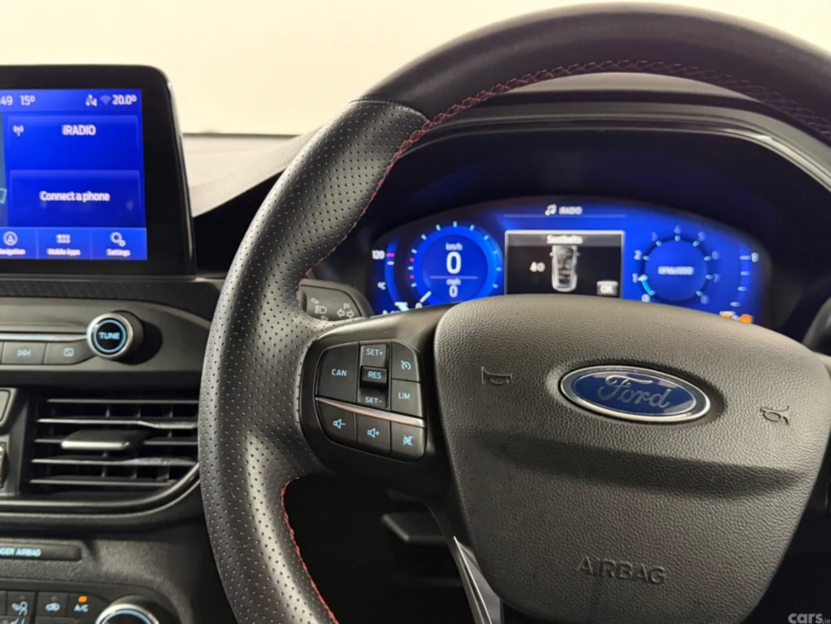 Ford Focus Hatchback, Petrol, 2021, Grey