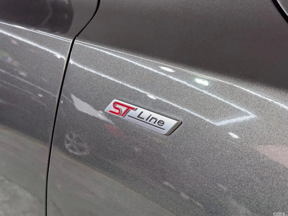Ford Focus Hatchback, Petrol, 2021, Grey