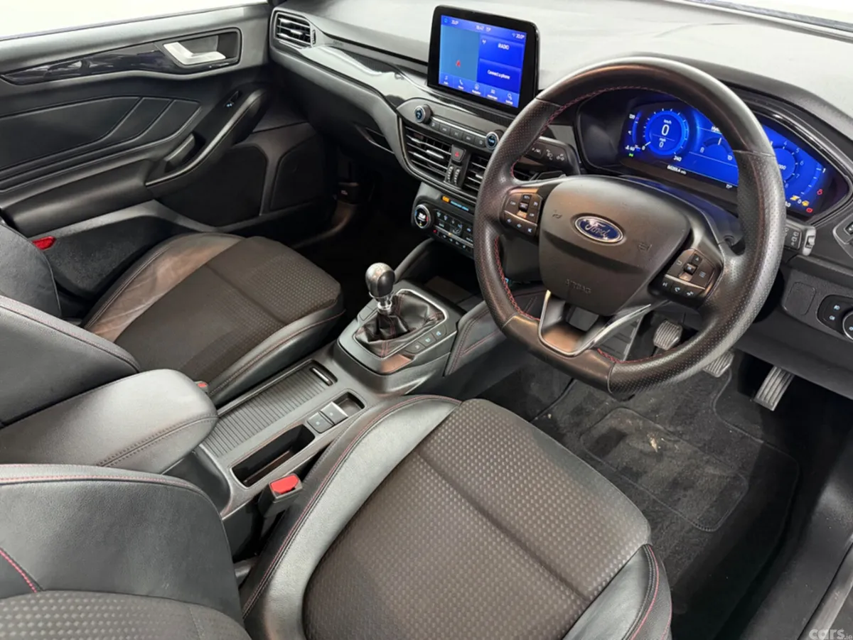 Ford Focus Hatchback, Petrol, 2021, Grey