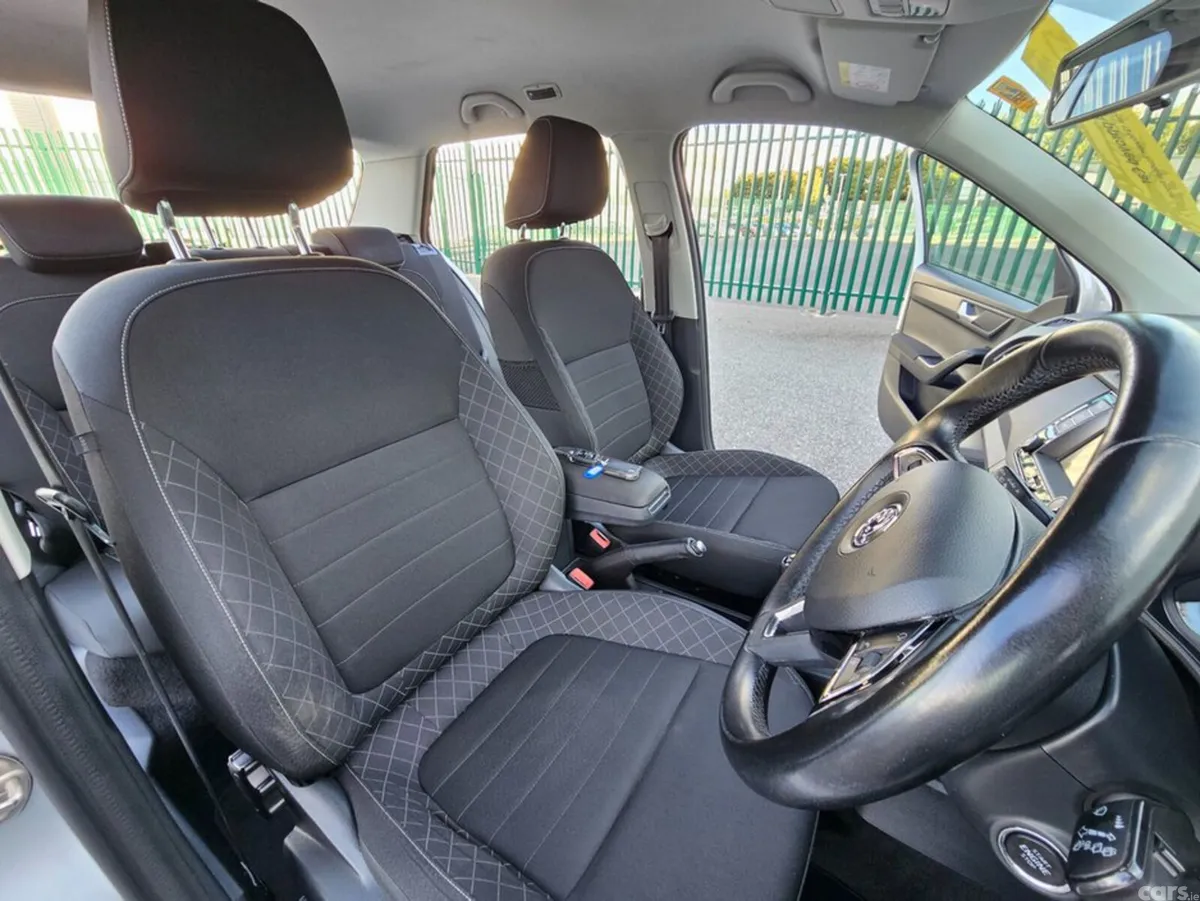 Skoda Fabia Hatchback, Petrol, 2015, Silver