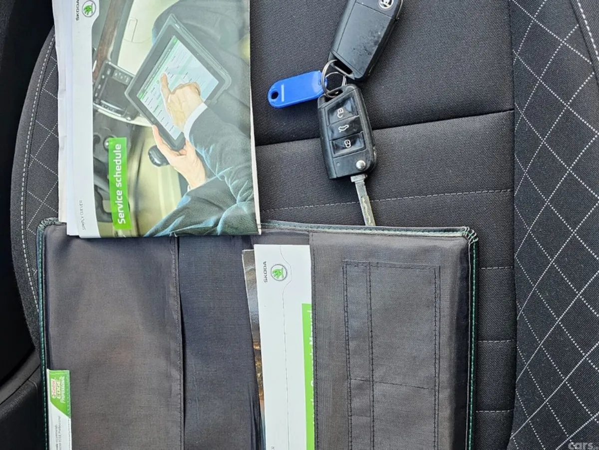 Skoda Fabia Hatchback, Petrol, 2015, Silver