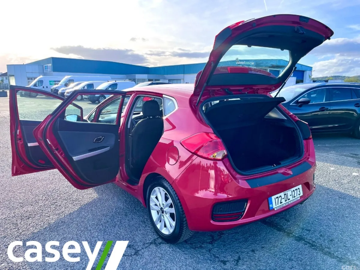Kia Ceed Hatchback, Diesel, 2017, Red