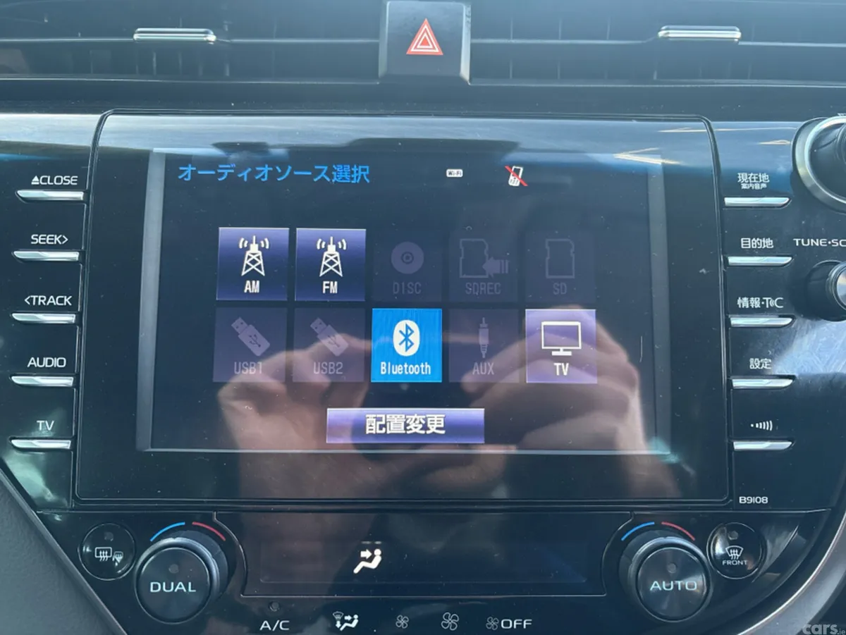 Toyota Camry Saloon, Petrol Hybrid, 2019, White
