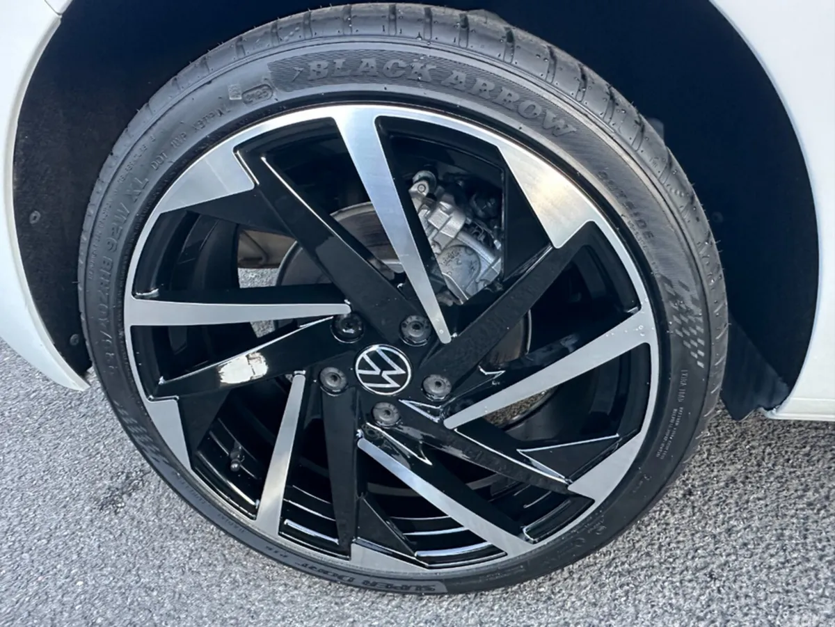 Volkswagen Golf Hatchback, Petrol, 2018, White