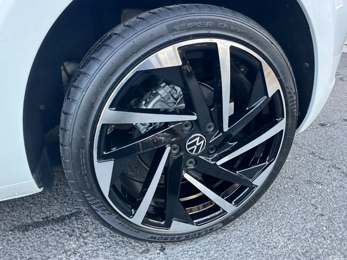 Volkswagen Golf Hatchback, Petrol, 2018, White