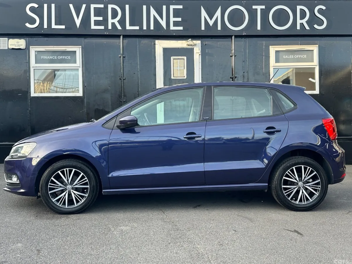 Volkswagen Polo Hatchback, Petrol, 2016, Blue