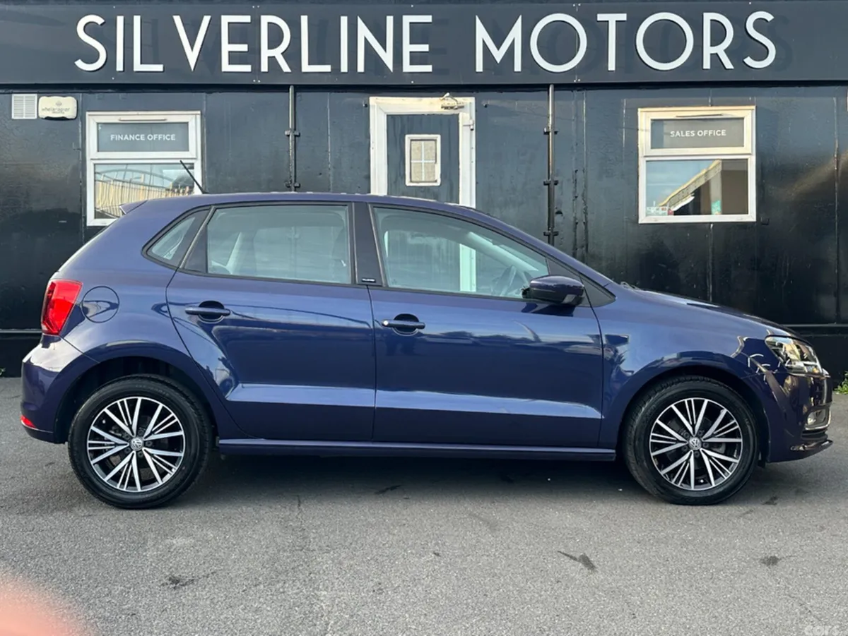 Volkswagen Polo Hatchback, Petrol, 2016, Blue