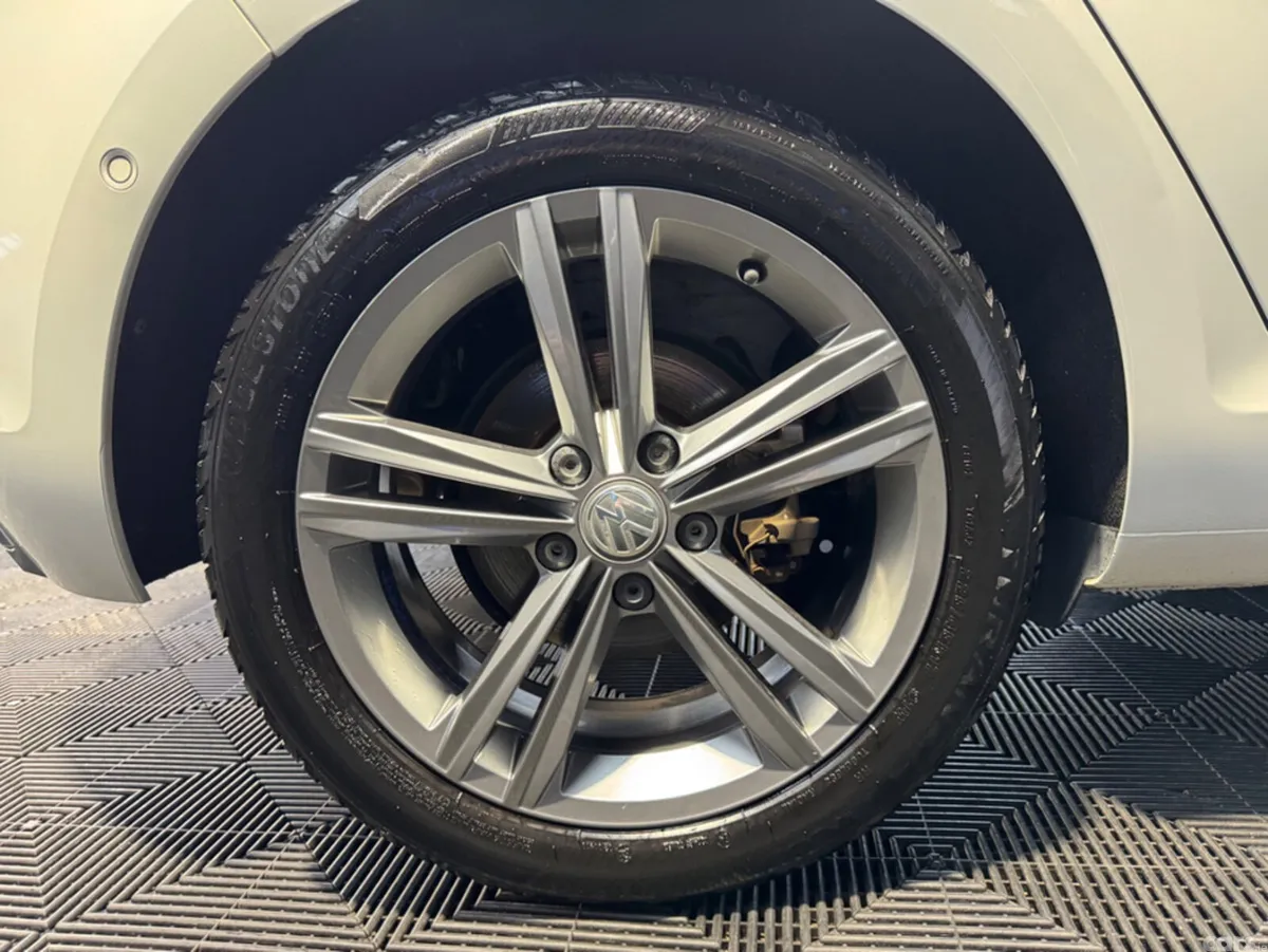 Volkswagen Golf Hatchback, Petrol, 2019, White