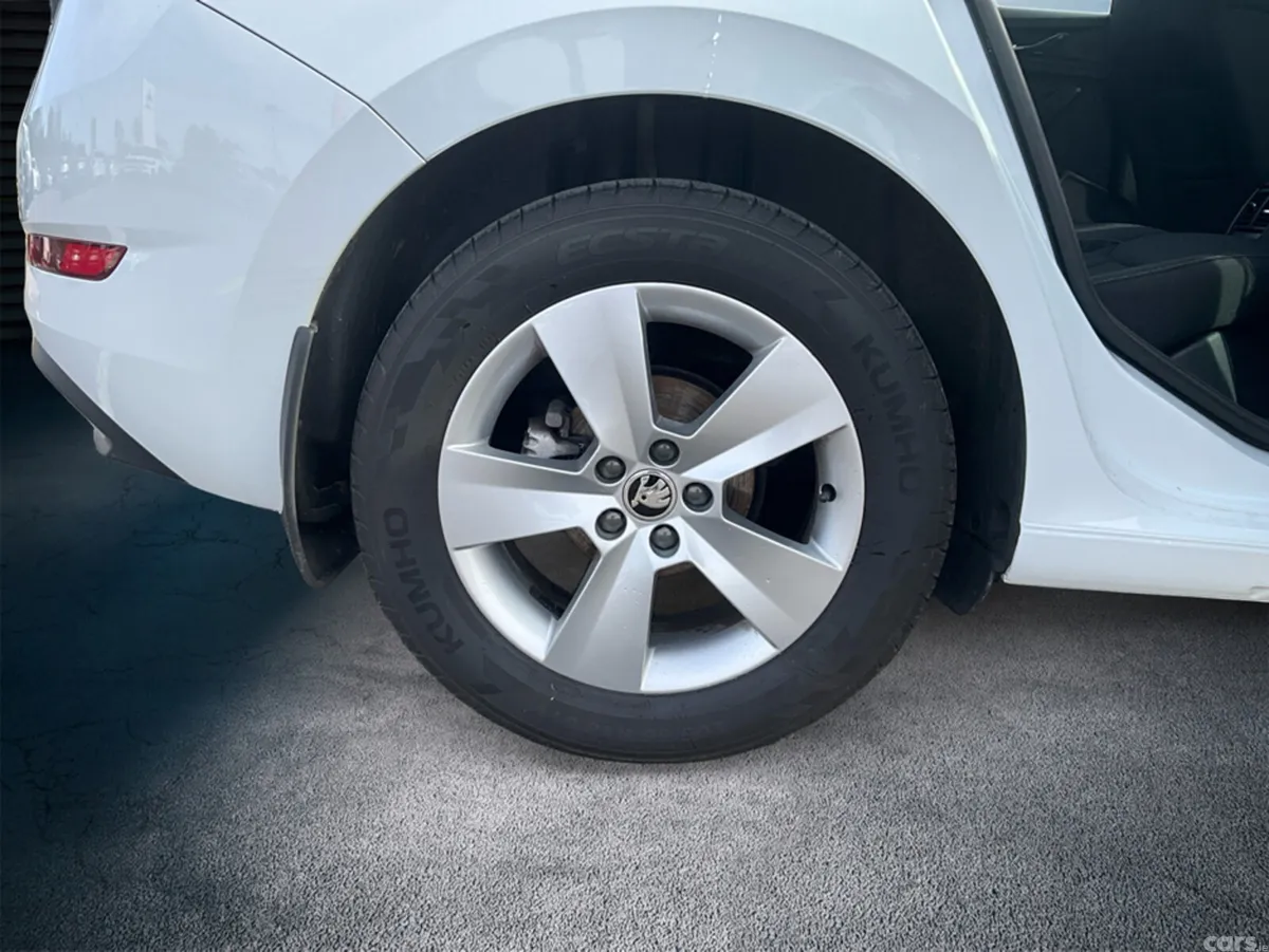 Skoda Scala Hatchback, Petrol, 2023, White