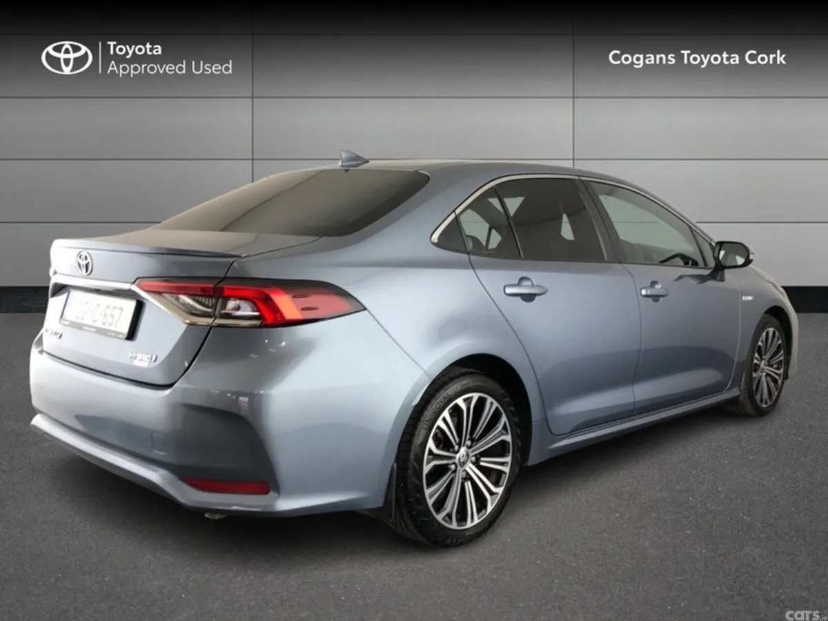 Toyota Corolla Saloon, Petrol Hybrid, 2022, Grey