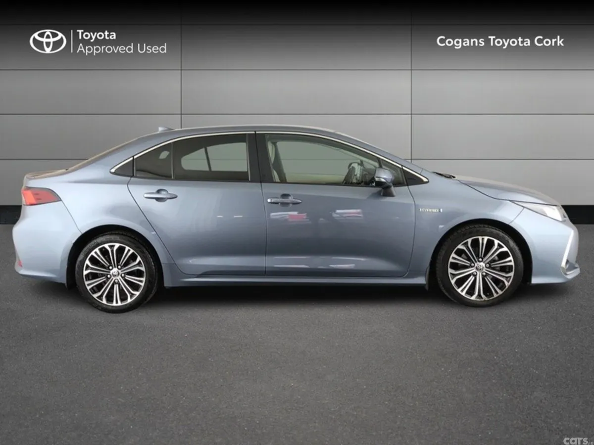 Toyota Corolla Saloon, Petrol Hybrid, 2022, Grey