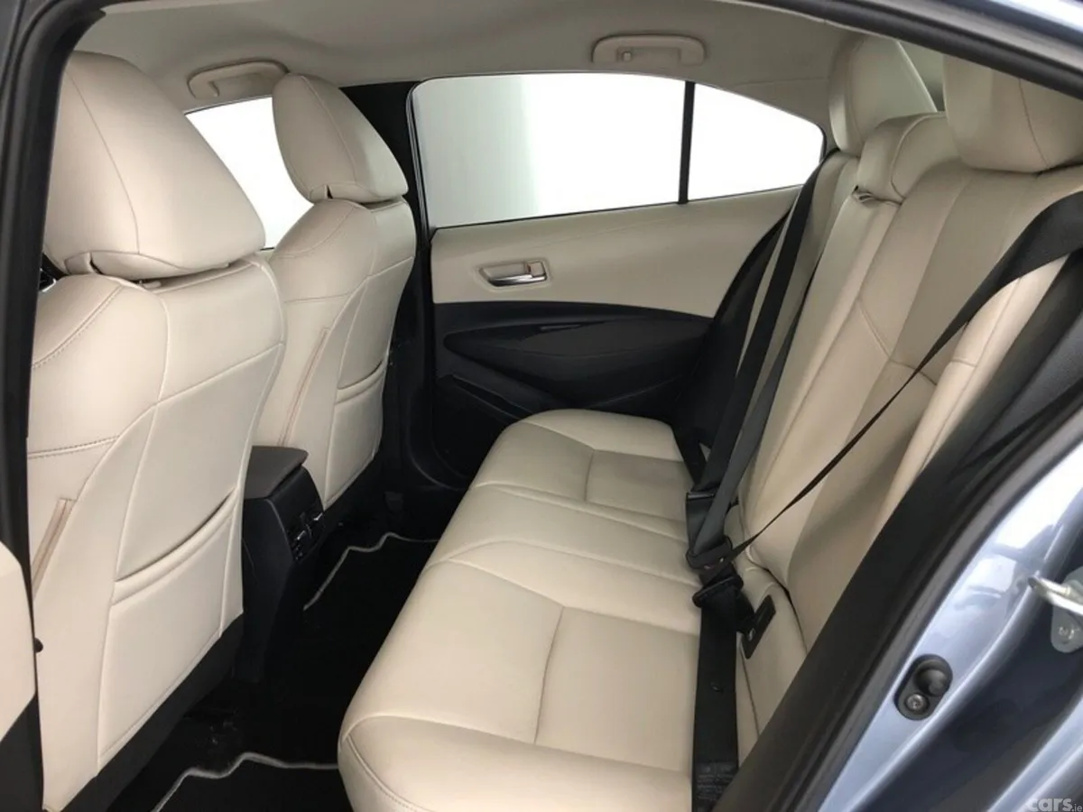 Toyota Corolla Saloon, Petrol Hybrid, 2022, Grey