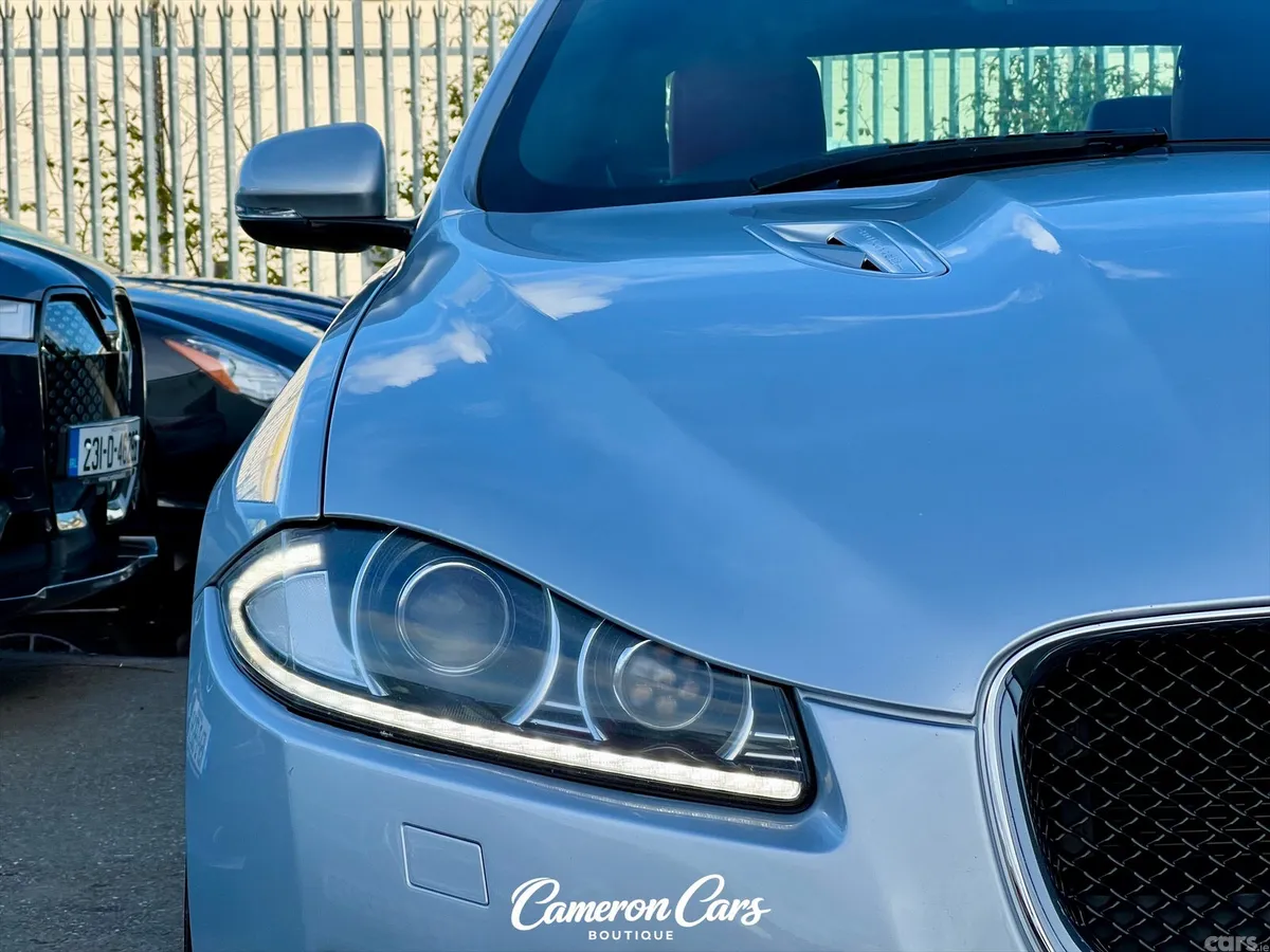 Jaguar XF Saloon, Petrol, 2013, Silver