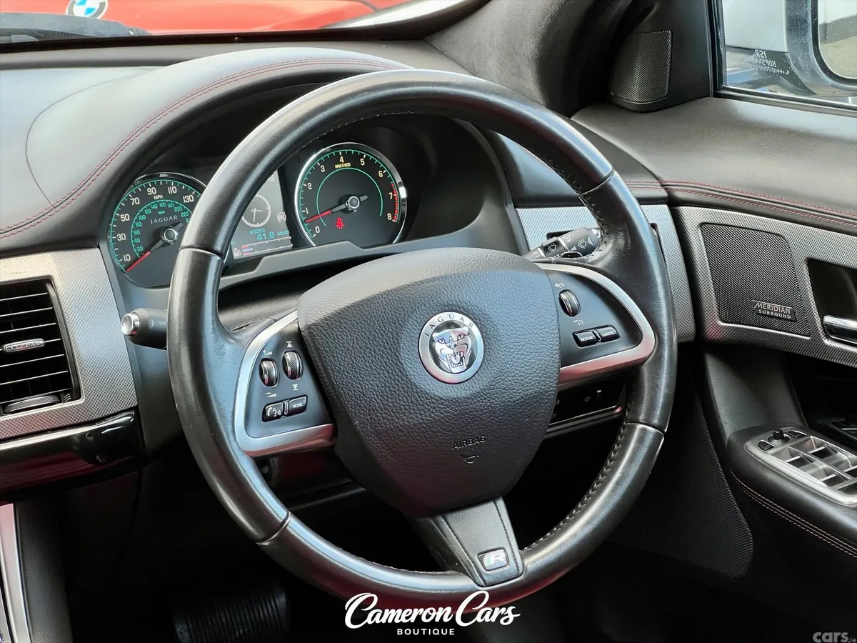 Jaguar XF Saloon, Petrol, 2013, Silver