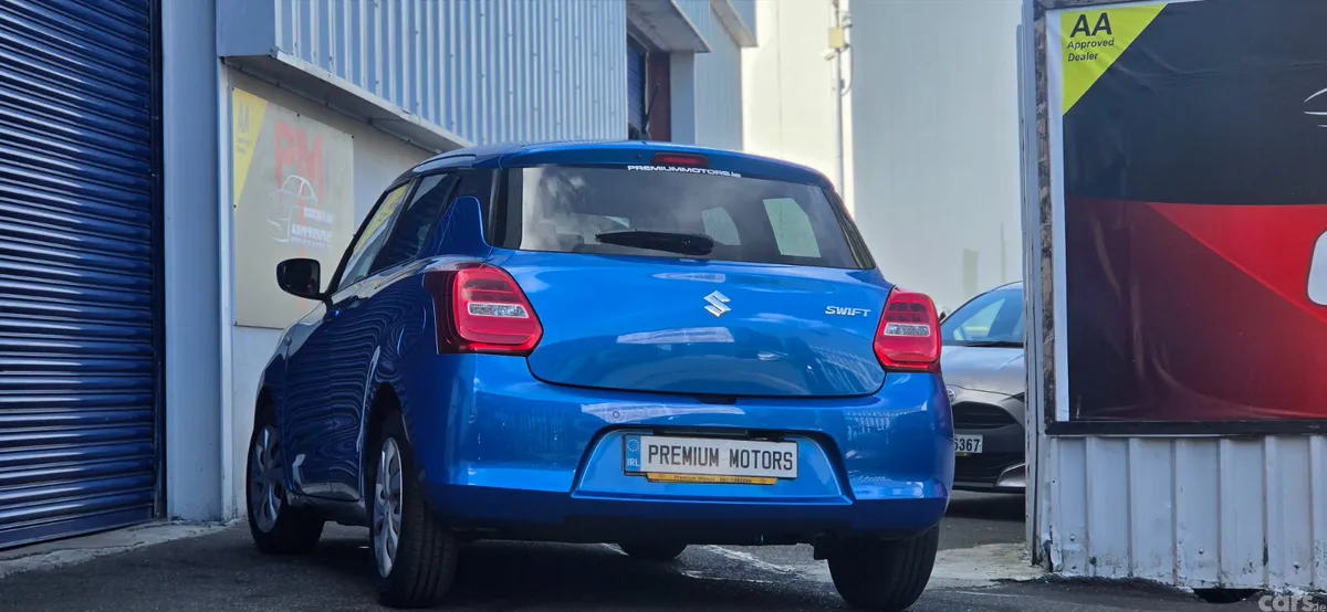 Suzuki Swift Hatchback, Petrol, 2023, Blue