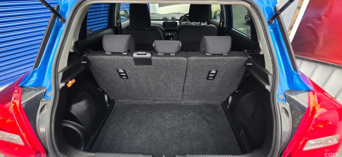 Suzuki Swift Hatchback, Petrol, 2023, Blue