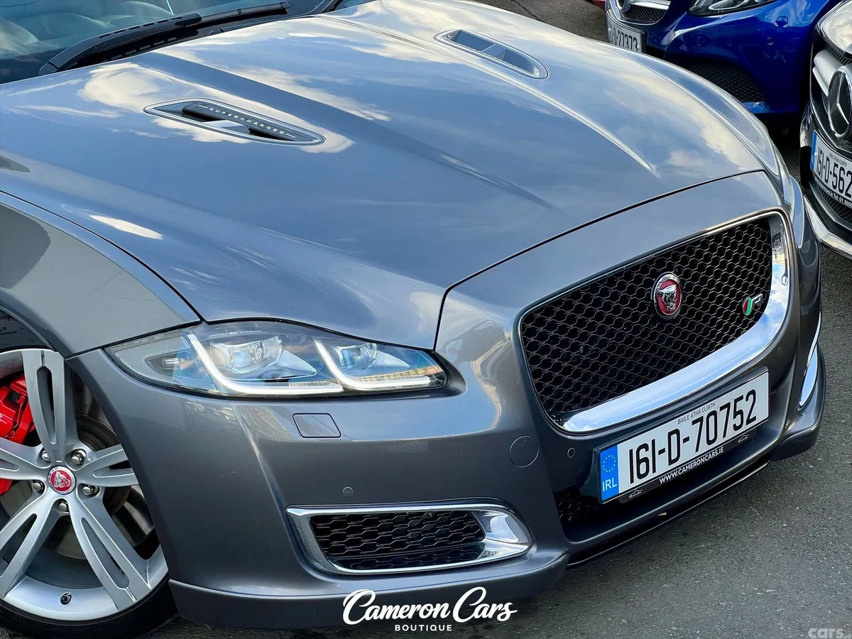 Jaguar XJ Saloon, Petrol, 2016, Grey