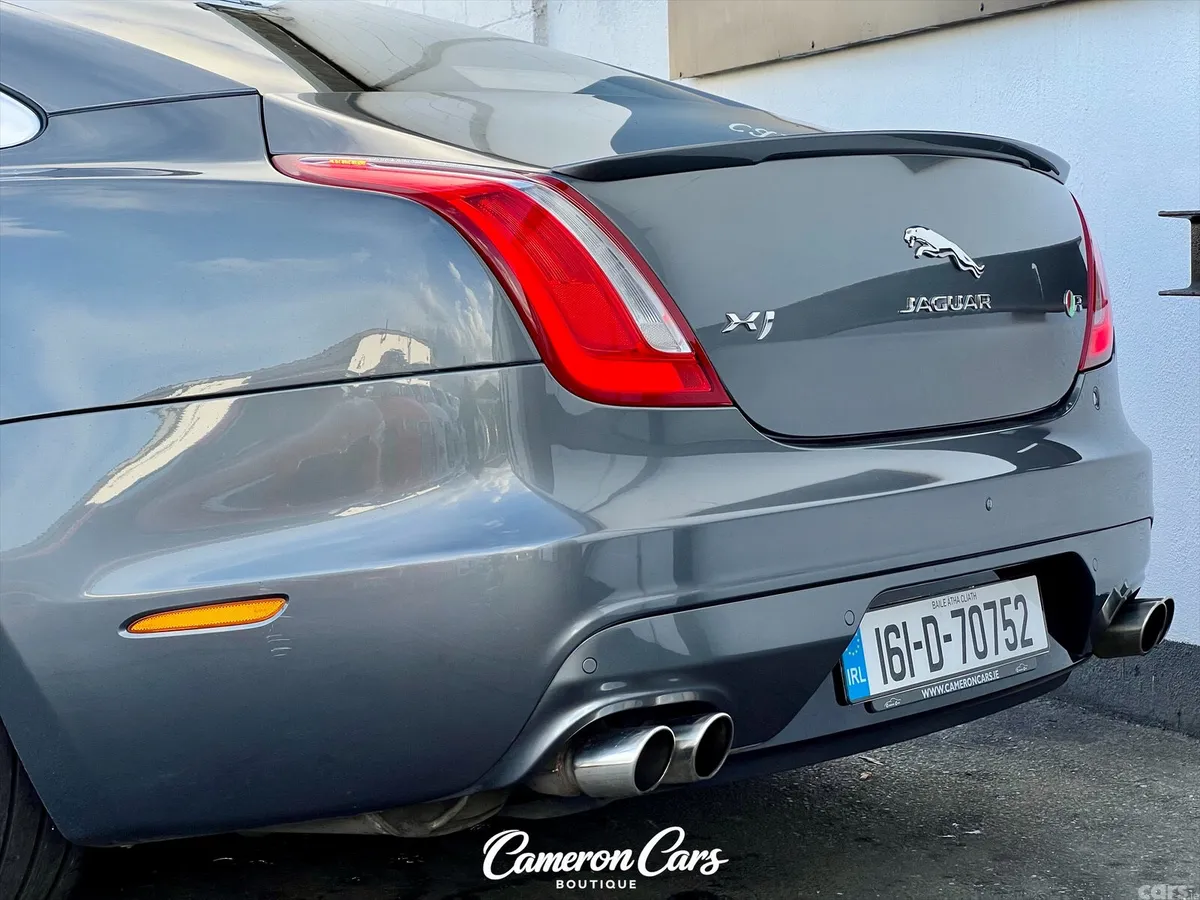 Jaguar XJ Saloon, Petrol, 2016, Grey