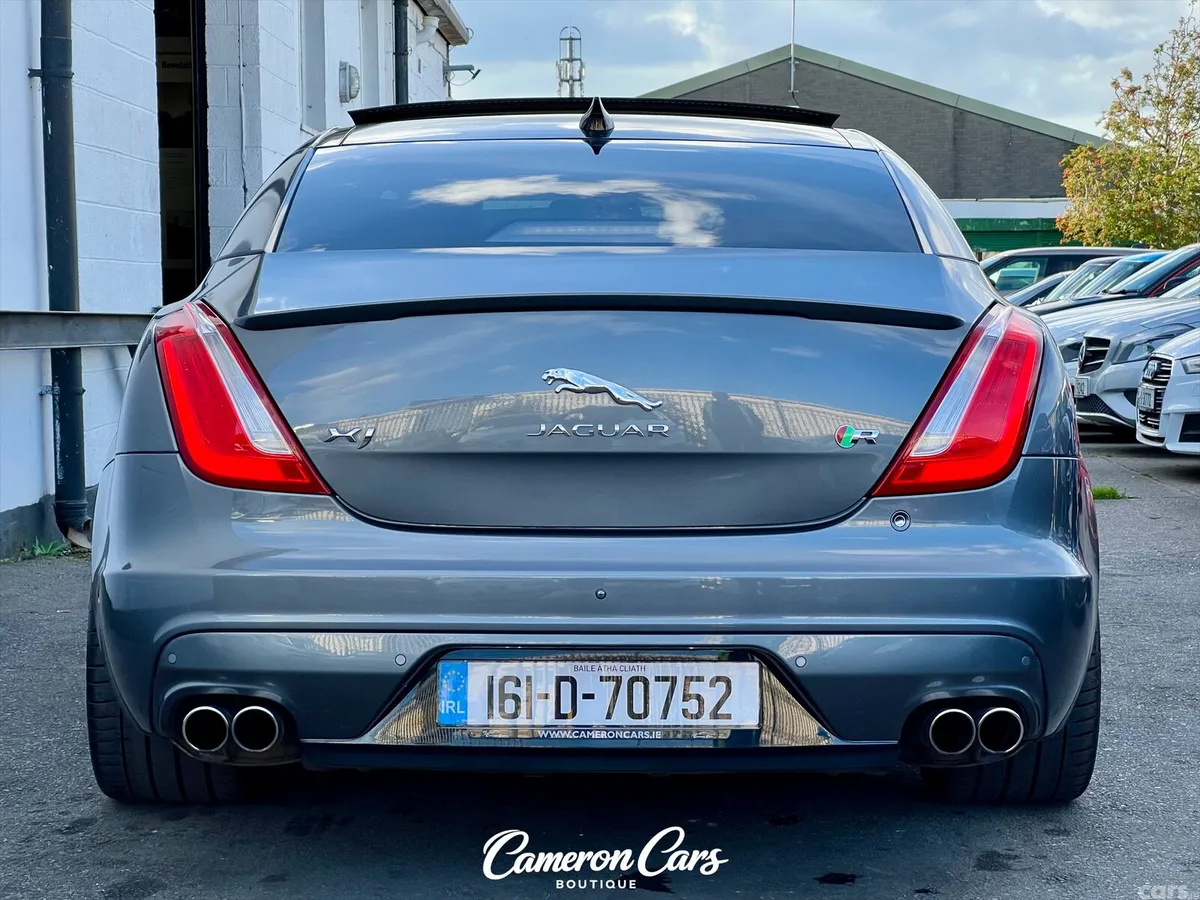 Jaguar XJ Saloon, Petrol, 2016, Grey