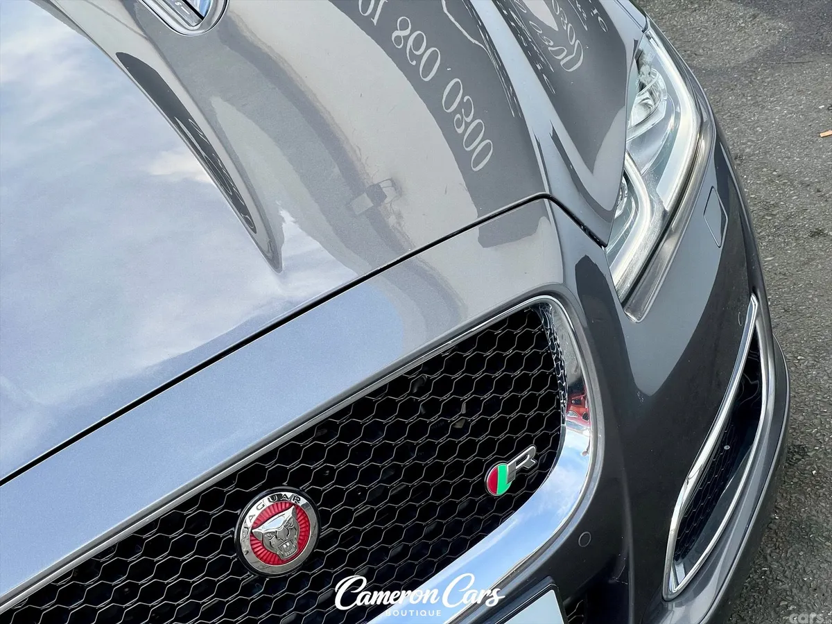 Jaguar XJ Saloon, Petrol, 2016, Grey