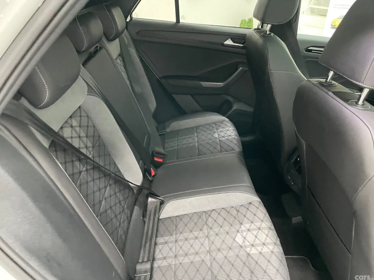 Volkswagen T-Roc SUV, Petrol, 2023, White