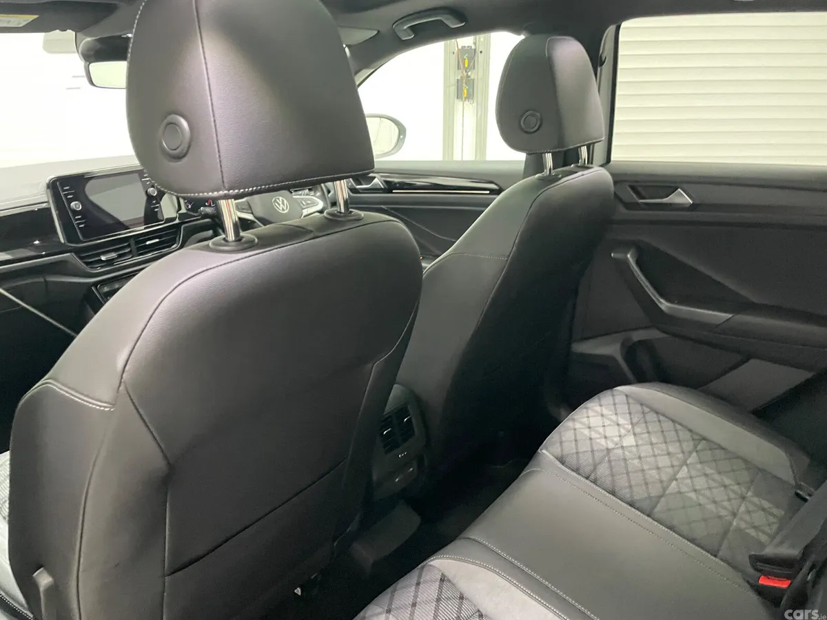 Volkswagen T-Roc SUV, Petrol, 2023, White