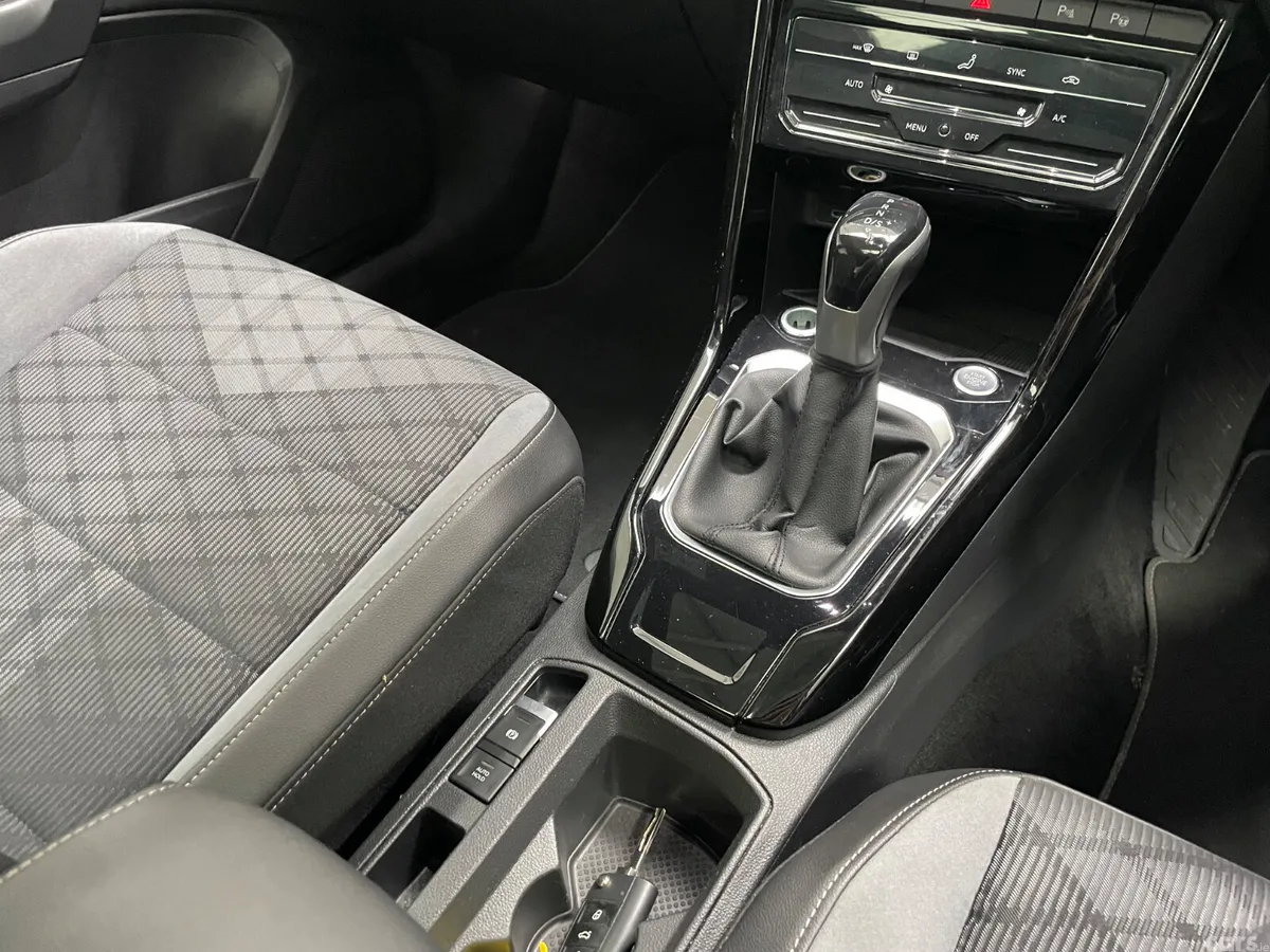 Volkswagen T-Roc SUV, Petrol, 2023, White