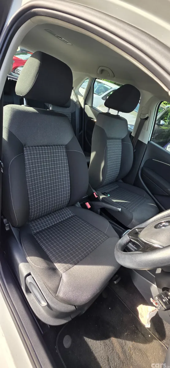 Volkswagen Polo Hatchback, Petrol, 2014, White