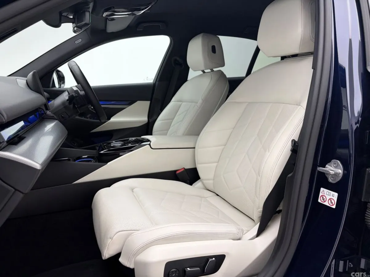 BMW 5-Series Saloon, Petrol Plug-in Hybrid, 2024, Blue